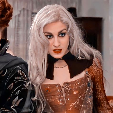 Sara Sanderson Makeup, Sarah Sanderson Makeup, Sarah Hocus Pocus, Tv Witches, Hocus Pocus Art, Hocus Pocus Makeup, Hocus Pocus Sarah Sanderson, Sarah Sanderson Hocus Pocus, Sarah Sanderson Costume