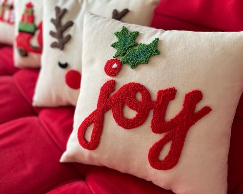 Christmas Punch Needle, Punch Needle Cushion, Pillow Cozy, Xmas Pillows, Needle Cushion, Christmas Punch, Holiday Throw Pillow, M Instagram, Punch Needle Patterns