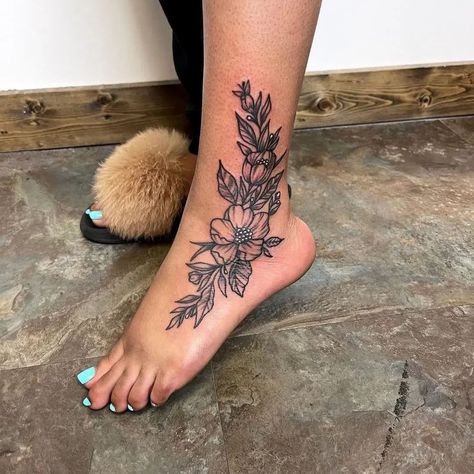 Medium Ankle Tattoo, Womens Ankle Tattoos Cover Up, Flower Feet Tattoos For Women, Cover Up Flower Tattoos For Women, Ankle Tattoo Cover Up Ideas For Women, Pretty Ankle Tattoos For Women, Side Ankle Tattoos For Women, Small Calf Tattoos For Women, Calve Tattoos For Women