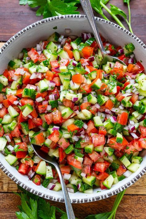 Closet Cooking Closet Cooking, Salad Inspiration, Easy Mediterranean Diet Recipes, Fresh Salad Recipes, Zucchini Salad, Superfood Salad, Mediterranean Salad, Delicious Soup Recipes, Mediterranean Diet Recipes