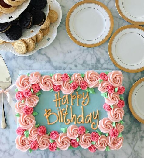 Cake Decorating Tips, Sheet Cake Designs, Birthday Sheet Cakes, Birthday Cake Ideas, Cake Decorating Designs, Pretty Birthday Cakes, Cake Icing, Dessert Decoration, Floral Cake