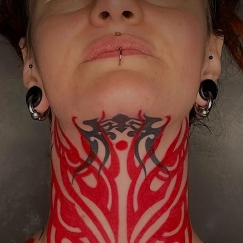 Red Tattoo Neck, Ornaments Tattoo, Tattoo Neck, Tattoo Red, Red Tattoo, Color Switch, Red Tattoos, Neck Tattoo, Tatting