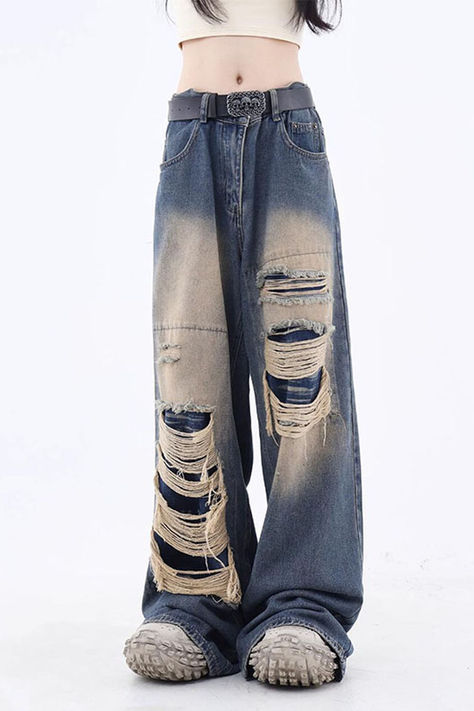 Jeans Grunge, Ripped Denim Pants, Denim Pants Fashion, Womens Ripped Jeans, Ripped Pants, Denim Decor, Retro Jeans, Blue Ripped Jeans, Korean Streetwear