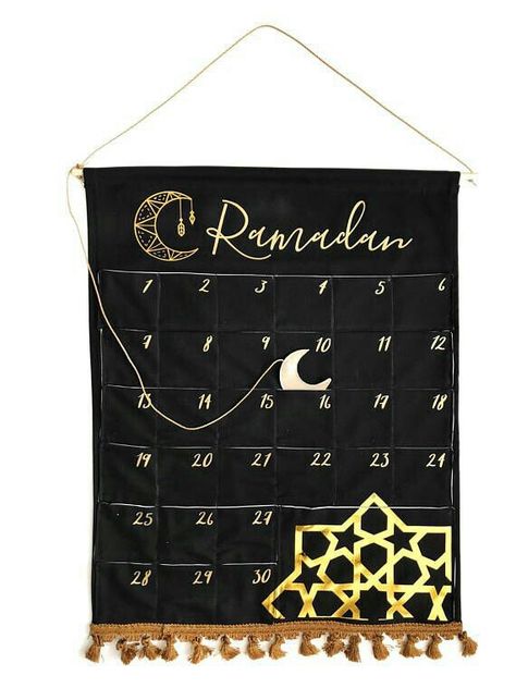 Ramadan Advent Calendar, Ramadan Ideas, Eid Ideas, Ramadan Calendar, Eid Decorations, Eid Decor, Moon Accessories, Ramadan Kids, Ramadan Kareem Decoration