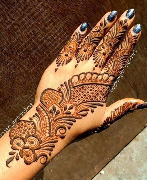 Arebian Mehandi Designs Easy, Arbi Mehandi, Arabic Henna Designs Unique, Arbi Mehndi, Mehendi Arabic, Front Hand Henna Designs, Mehndi Tutorial, Arabic Mehendi, Floral Mehndi