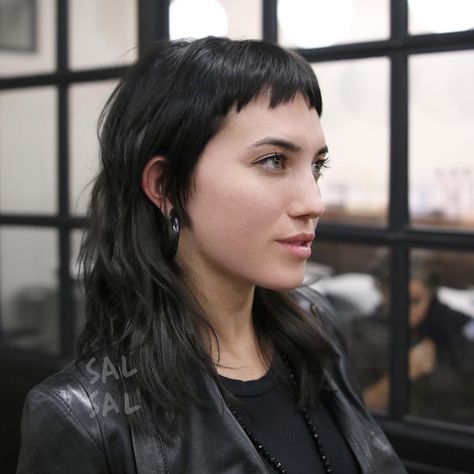 Edgy Modern Textured Mullet with Choppy Micro Bangs and Black Color Medium Length Hairstyle Micro Bangs, Black Haircut Styles, Textured Bangs, Edgy Woman, Mullet Haircut, Edgy Haircuts, Modern Mullet, Edgy Hair, Mullet Hairstyle