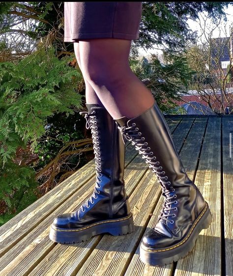 Doc Martens Knee High Boots, Knee High Docs, Knee High Dr Martens, Knee High Dr Martens Outfit, Knee High Doc Martens, Docs Platform, Tall Lace Up Boots, Doc Martens Boots, Aesthetic Shoes