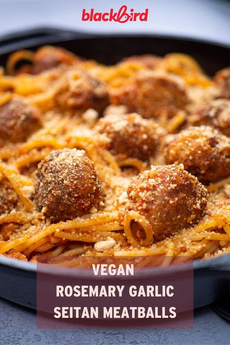 Crispy vegan seitan meatballs in a skillet with spaghetti. Seitan Meatballs, Garlic Meatballs, Vegan Seitan, Vegan Spaghetti, Meatball Sub, Vegan Meatballs, Protein Pasta, Pasta Spaghetti, Meatball Subs