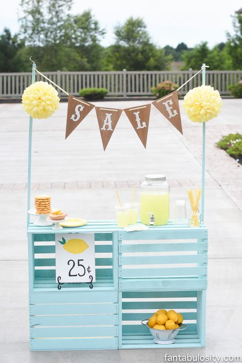 DIY Lemonade Stand ideas and tutorial! So, so cute! Lemonade Stand Ideas, Kids Lemonade Stands, Diy Lemonade Stand, Kids Lemonade, Diy Lemonade, Lemonade Stands, Painted Furniture Ideas, Ice Cream Stand, Lemonade Party