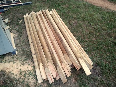 Diy Split Rail Fence How To Build, Horse Fencing On A Budget, Landscape Timber Fence, Diy Split Rail Fence, Split Rail Fence Landscaping, Split Rail Fence Ideas, Diy Horse Fencing, Split Rail Fencing, Cedar Split Rail Fence