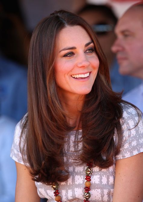 Kate Middleton Haircut, Looks Kate Middleton, Kate Middleton Hair, Ayers Rock, Kate Middleton Photos, Medium Short Hair, Haircuts Straight Hair, Hair Blog, Long Layered Hair