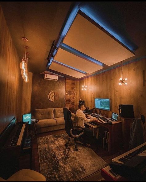 Small Recording Studio Design, Small Recording Studio, Home Music Studio Ideas, Bedroom Music Studio, Music Room Art, Music Room Design, Home Recording Studio Setup, Music Space, Recording Studio Setup