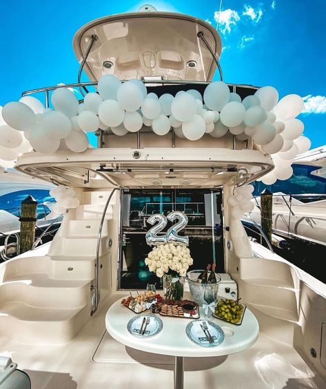 Yacht Birthday Party Decor, Yatch Party Decorations, Private Jet Birthday Decor, 40th Birthday Yacht Party, Yatch Party Decor Ideas, Pink Yacht Party, Private Yacht Party, Yacht Birthday Party Aesthetic, Yatch Decor Birthday