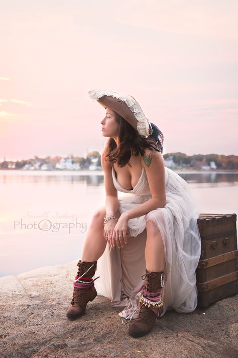 Pirate Themed Photoshoot, Pirate Pose Reference Photo, Pirate Photoshoot Ideas, Pirate Photoshoot, Pirate Photography, Pirate Bride, Witch Pics, Goth Instagram, Pirate Clothes