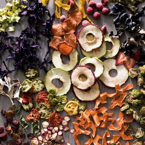 Drying Fruit, Food Drying, Fruit Leathers, Dehydrated Fruits, Dehydrating Food, Dehydrated Vegetables, Mother Earth Living, Vegetable Snacks, Dried Food