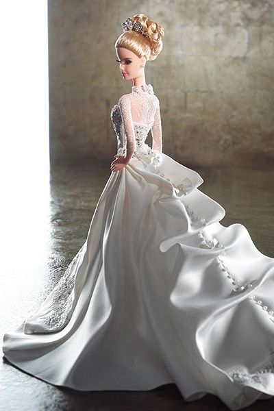 Wedding-day Barbies: Reem Acra Bride Barbie (2007).. i wanna look like Barbie on my wedding day ;)  haha Barbie Torte, Bridal Barbie, Collector Barbie, Bride Barbie, Barbie Bridal, Barbie Wedding Dress, Barbie Silkstone, Barbie Mode, Wedding Doll