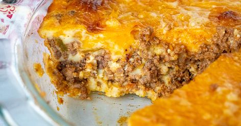 Impossible Taco Pie Impossible Taco Pie, Dinner Pies, Impossible Pie, Cheeseburger Pie, Taco Pie, Tamale Pie, Bisquick Recipes, Savory Dinner, Dinner With Ground Beef