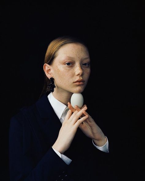 Sara Grace Wallerstedt Is Lensed By Leslie Zhang In Designer+Curator Simone Rocha For A Magazine #18 — Anne of Carversville Alfred Stieglitz, Sara Grace Wallerstedt, Sara Grace, Art Partner, Fashion Model Photography, Art Classique, Fine Art Portraits, Foto Art, A Magazine