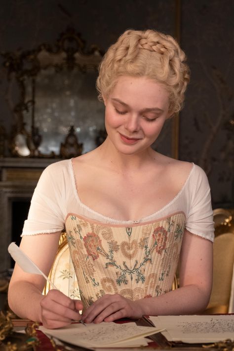 It Took a Whole Week to Make Just 1 of Elle Fanning's Catherine the Great Costumes Era Victoria, Catherine The Great, Jordyn Jones, Princess Aesthetic, Amanda Seyfried, Movie Costumes, Elle Fanning, Historical Dresses, Historical Fashion