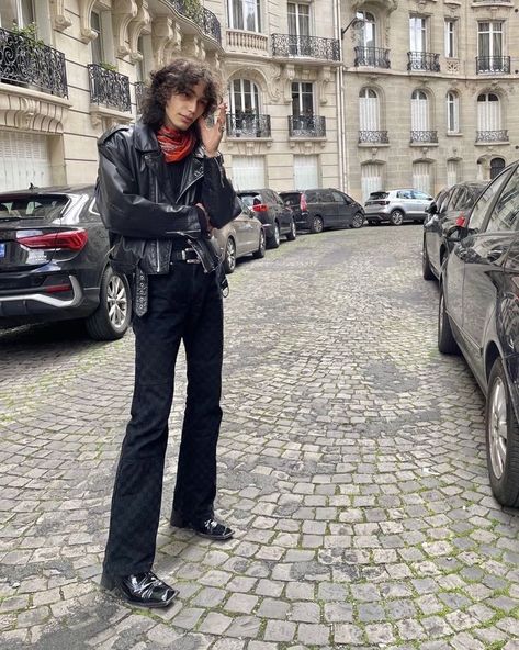 Minimal Punk Style, Glam Rock Men Fashion, Rock N Roll Fashion Man, Rock And Roll Style Mens, Rockstar Fits Men, Glam Rock Style Outfits Men, Rock Male Outfit, Biker Astethic Outfit, 80s Rock Fashion Guys