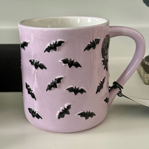 This Is A Beautiful Hand Painted Ceramic Halloween Mug From The Cobwebs And Cauldrons Collection. Gorgeous Purple Color With Embossed Black Bat Pattern. Brand New With Tag. Comes From A Smoke Free Home. Draculaura Room, Goth House Aesthetic, G3 Draculaura, Pastel Goth Decor, Goth House, Ceramic Halloween, Bat Pattern, Random Items, Goth Home