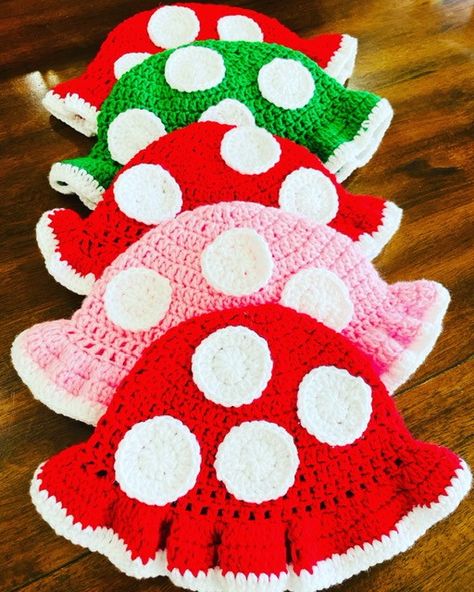 Free and Trendy Crochet Mushroom Bucket Hat Pattern Crochet Mushroom Bucket Hat, Mushroom Hat Crochet, Mushroom Bucket Hat, Bucket Hat Pattern, Crochet Newborn, Crochet Kids Hats, Mushroom Hat, Crochet Mushroom, Trendy Crochet