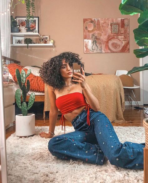 Ghanda Clothing on Instagram: “Living for these jeans! 🔥 #ghanda” Olivia Calabio, Girls Night Outfit, Curly Girl Hairstyles, Outfit Look, Urban Outfits, Retro Outfits, Festival Outfits, All About Fashion, Urban Fashion