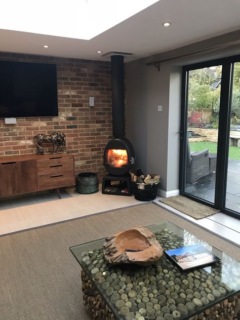 Snug Room Ideas, Fire Places Ideas Living Room, Fire Places Ideas, House Building Ideas, Corner Log Burner, Modern Log Burners, Kitchen Burner, Wood Burning Stoves Living Room, Log Burner Living Room