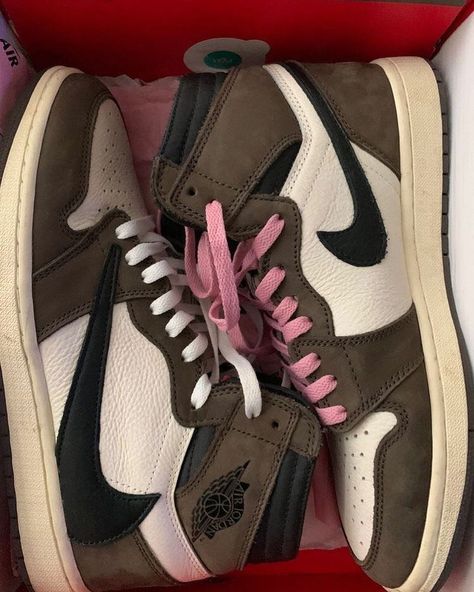 Dr Shoes, Jordan Shoes Girls, Fresh Shoes, Hype Shoes, Shoe Inspo, Aesthetic Shoes, Swag Shoes, Pretty Shoes, Dream Shoes