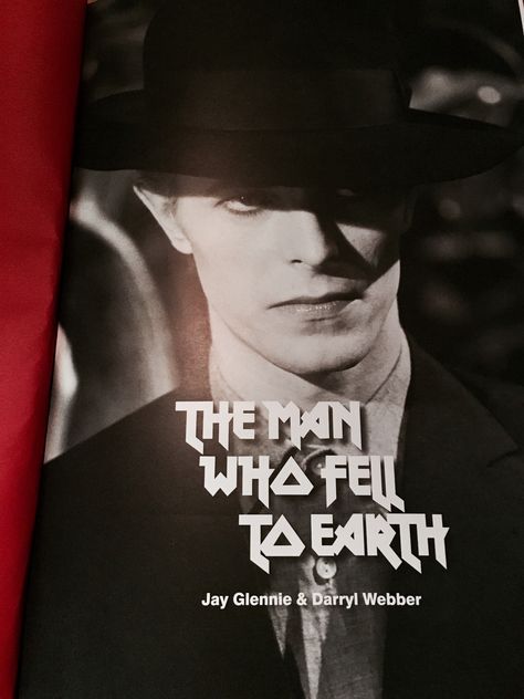 The Man Who Fell to Earth Limited edition . Still Photography, Famous Men, David Bowie, Old And New, The Man, Worth Reading, Behind The Scenes, Book Worth Reading, Reading