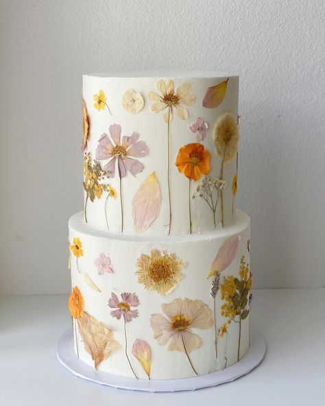 Pressed Floral Wedding Cake, Pressed Wildflower Cake, Dried Flowers Wedding Cake, Love Is In Bloom Cake, Pressed Flower Cake, Wildflower Wedding Cake, Baby In Bloom Cake, Fall Solstice, Pressed Flower Wedding