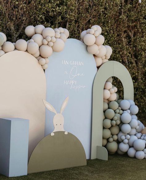 Rabbit Birthday Decorations, Bunny Rabbit Theme Birthday Party, Bunny Balloon Decorations, Gender Reveal Bunny Theme, Petter Rabbit Birthday Party Decor, Peter Rabbit Dessert Table, Peter Rabbit Birthday Theme, Peter Rabbit Backdrop, Peter The Rabbit Baby Shower Theme