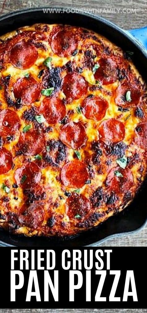 Cast Iron Chicken Recipes, Cast Iron Pizza Recipe, Frying Pan Pizza, Skillet Pizza Recipe, Cast Iron Skillet Recipes Dinner, Cast Iron Skillet Pizza, Best Pizza Dough Recipe, Deep Dish Pizza Recipe, Skillet Pizza