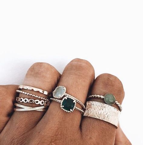 boho rings inspiration - summer accessories for women Rings Inspiration, Jewelry Inspo, Rings Simple, Summer Accessories, Boho Rings, Accessories Jewelry, Accessories For Women, Piercing Jewelry, Bling Bling