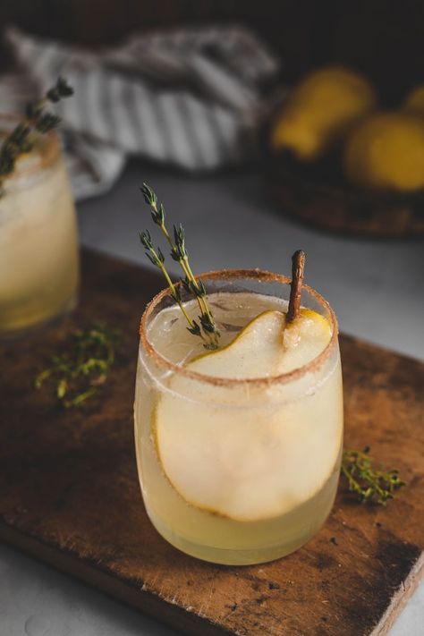 Pear Gin Fizz, Pear Gin, Gin Fizz Cocktail, Pear Liqueur, Pear Cocktails, Christmas Gin, Gin Sour, Spiced Pear, Gin Fizz