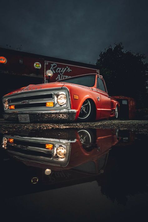 Chevrolet Wallpaper, Lowrider Trucks, C10 Chevy Truck, Cool Car Drawings, Classic Pickup Trucks, Truck Art, Vintage Vehicles, Car Images, Bygone Era