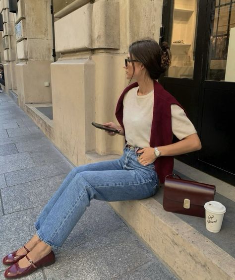 Burgundy Outfit, Parisienne Chic, Burgundy Fashion, Looks Style, Winter Looks, Fall Winter Outfits, Outfits Ideas, Outfits Casuales, Parisian Style