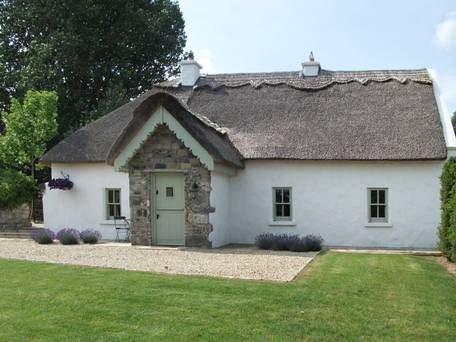 Romantic Houses, Uk Cottage, Irish Farmhouse, Ireland Cottage, County Galway, Irish Cottage, Into The West, Self Catering Cottages, Cottage Interior