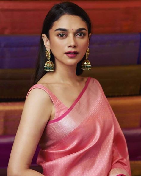 Shopzters | Our Favourite Celebs Show Us How To Style The Uber-Chic Sleeveless Blouse! Haute Couture, Sleeveless Blouse Designs, Keep Me Stylish, Saree Blouse Styles, Aditi Rao, Indian Sari Dress, Sari Dress, Indian Saree Blouse, Indian Saree Blouses Designs