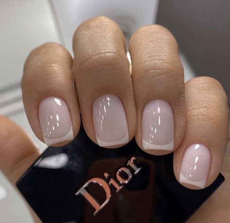 Unghie Sfumate, French Manicure Nails, Her Nails, Neutral Nails, Dipped Nails, Elegant Nails, Classy Nails, Chic Nails, Fancy Nails