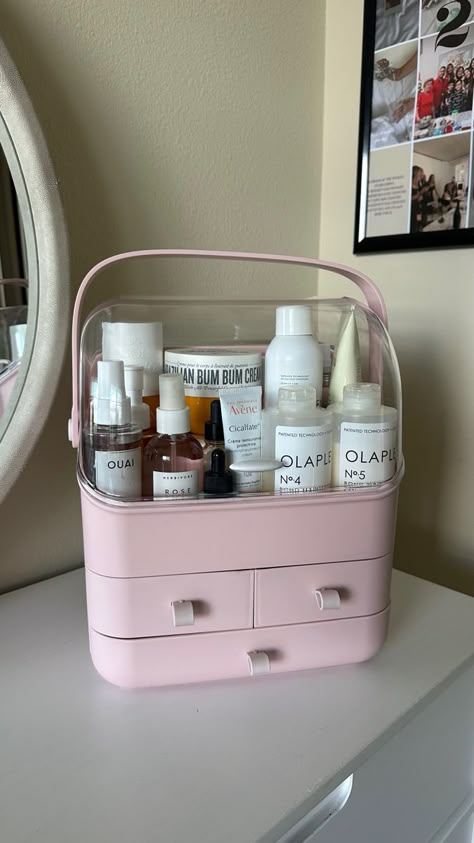 Circle Skincare Organizer, Storage Boxes Aesthetic, Skin Care Organizer Ideas, Makeup Organizer Aesthetic, Feminine Product Storage, Makeup Organisers, Skincare Container, Beauty Products Organization, Skin Care Storage