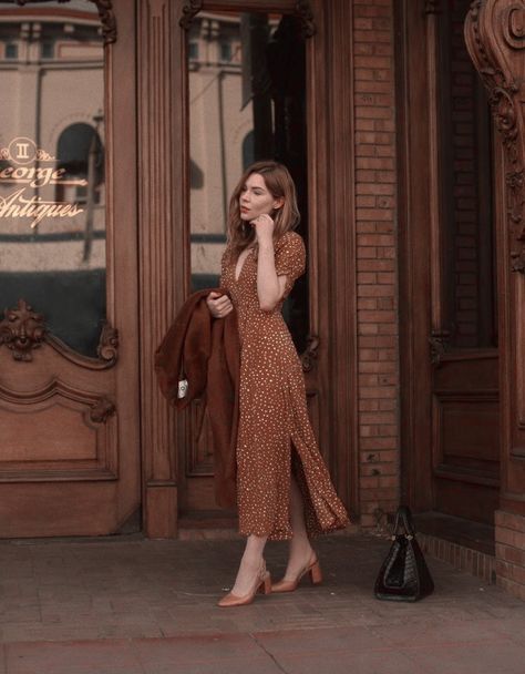 Mode Hippie, Jeanne Damas, Wrap Dresses, Elegante Casual, Vintage Inspired Dresses, Mode Inspo, La Fashion, Looks Chic, Look Vintage