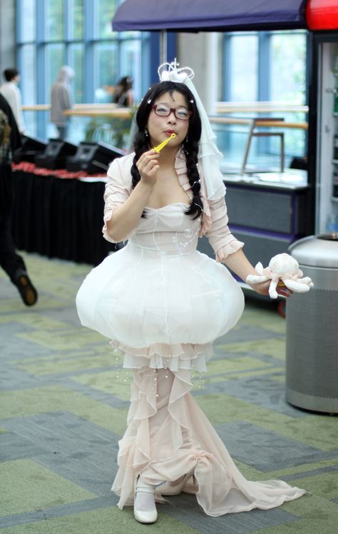 Jellyfish princess Princess Jellyfish Cosplay, Jellyfish Wedding Dress, Jellyfish Inspired Outfit, Jellyfish Outfit, Jellyfish Princess, Jellyfish Dress, Jellyfish Costume, Jellyfish Photography, Fish Costume