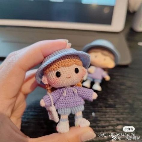 100 Crochet Stitches, Small Dolls, Pola Amigurumi, Crochet Keychain Pattern, Crochet Design Pattern, Kawaii Crochet, Beginner Crochet Projects, Fun Crochet Projects, Diy Crochet Projects