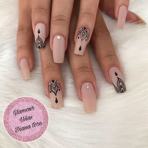 Mehndi Nail Designs, Mandala Nails Design, Mandela Nail Art, Buddha Nails, Mandala Nails Boho, Mandala Nail Designs, Boho Nails Designs Bohemian, Mandala Nail Art, Indian Nail Art