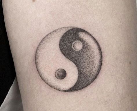 Unique Yin Yang Design, Ying Yang Tattoo Designs, Unique Ying Yang Tattoo, Ying Yang Tattoo, Yang Tattoo, Yin Yang Designs, Ying Yang, Skin Art, Yin Yang