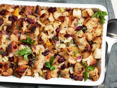 Fruit Stuffing, Dried Fruit Recipe, Turkey Stuffing Recipes, Thanksgiving Stuffing Recipes, Vegetarian Thanksgiving Recipes, Stuffing Recipes For Thanksgiving, Herb Stuffing, Dried Fruit Mix, Vegetarian Thanksgiving