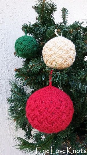 Celtic Weave Bauble Ornament – Free Crochet Pattern Crocheted Ornaments, Knit Christmas Ornaments, Crochet Ornament Patterns, Celtic Weave, Easy Knitting Projects, Bauble Ornaments, Crochet Christmas Decorations, Crochet Ornaments, Holiday Crochet