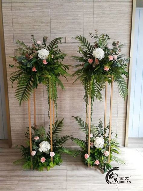 Home Decor Ideas Diy, Church Flower Arrangements, Creative Flower Arrangements, Flower Arrangements Simple, Church Flowers, Bedroom Crafts, Wedding Stage Decorations, Flower Arrangements Diy, Decor Ideas Diy