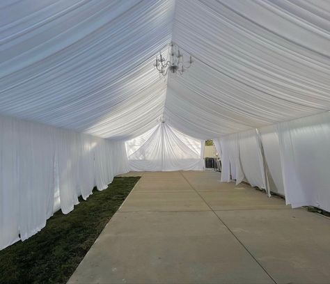 Tenda Nikahan, Outdoor Tent Wedding, Draping Ideas, Wedding Draping, Wedding Canopy, Wedding Design Decoration, Dark Romantic, Wedding Tent, Wedding Decor Elegant